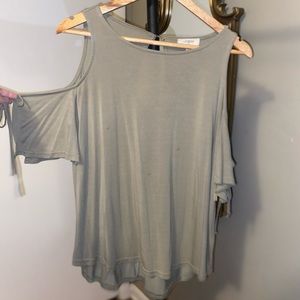Umgee off the shoulder blouse top size small